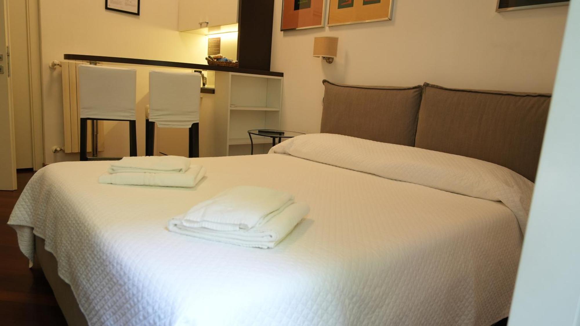 Luca Giordano 142 B&B Napoli Exterior foto